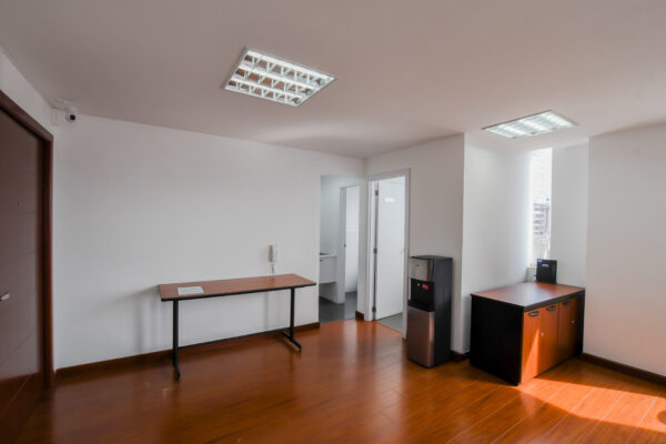 Oficina en Venta Monoambiente, Sector La Carolina - Image 9