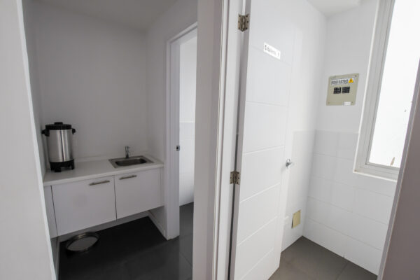 Oficina en Venta Monoambiente, Sector La Carolina - Image 12