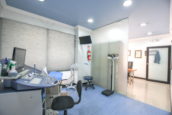 Oficina en Venta 280 m² Gaspar de Villarroel y 6 de Diciembre - Image 6