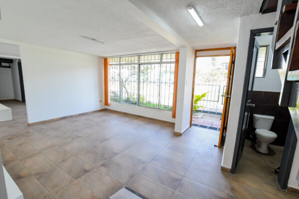 Casa Comercial en Venta Inversion Inteligente Sector Centro Norte - Image 7